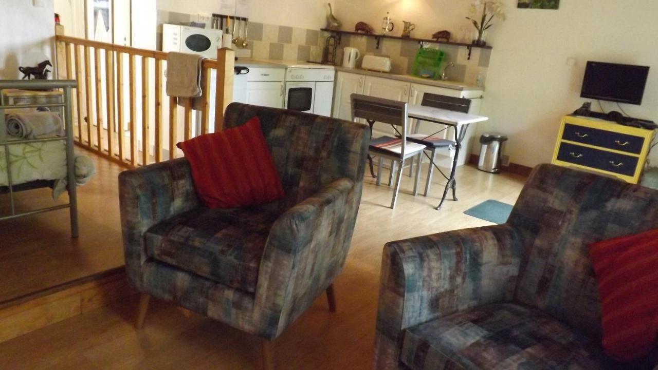 Breesfalt Gite Accomodation Villa Maisonnais-Sur-Tardoire Exteriör bild